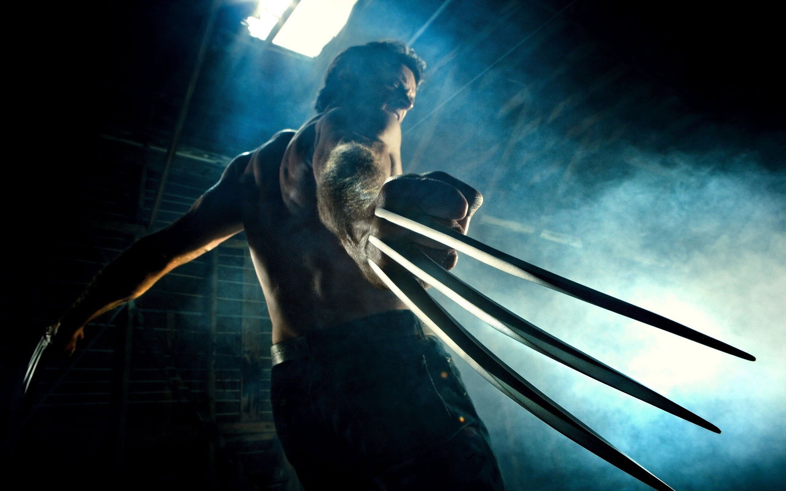 Wolverine Gold Claws Dark Wallpapers