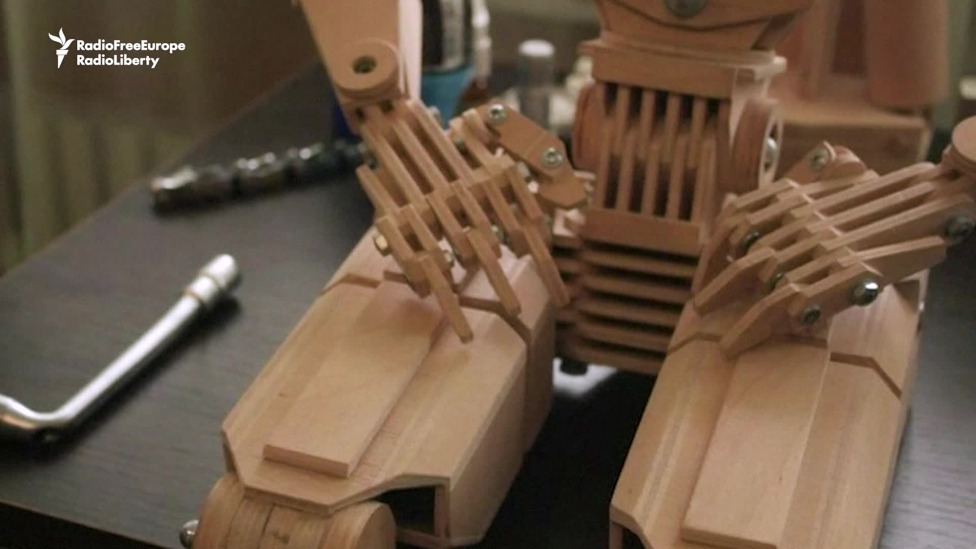 Wooden Robot Wallpapers