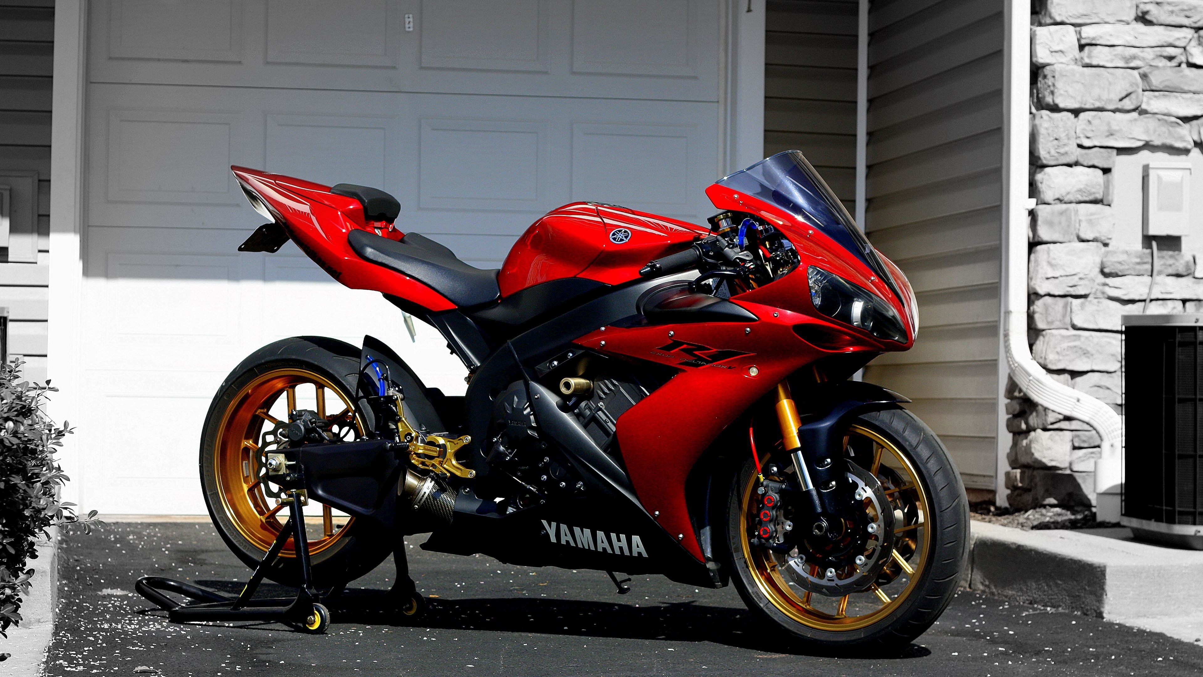 Yamaha R1 Red Wallpapers