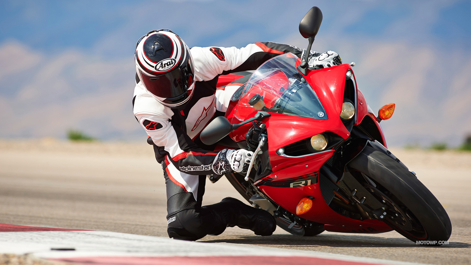 Yamaha R1 Red Wallpapers