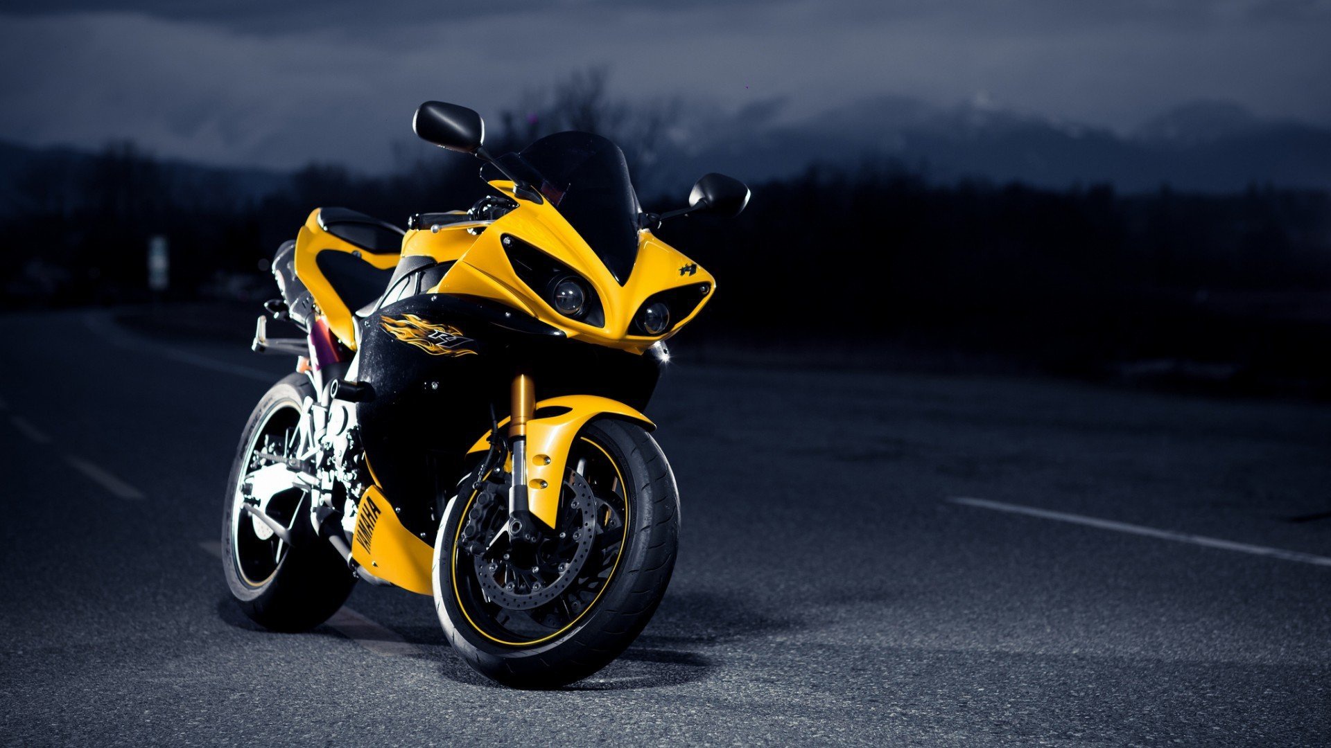 Yamaha R1 Wallpapers