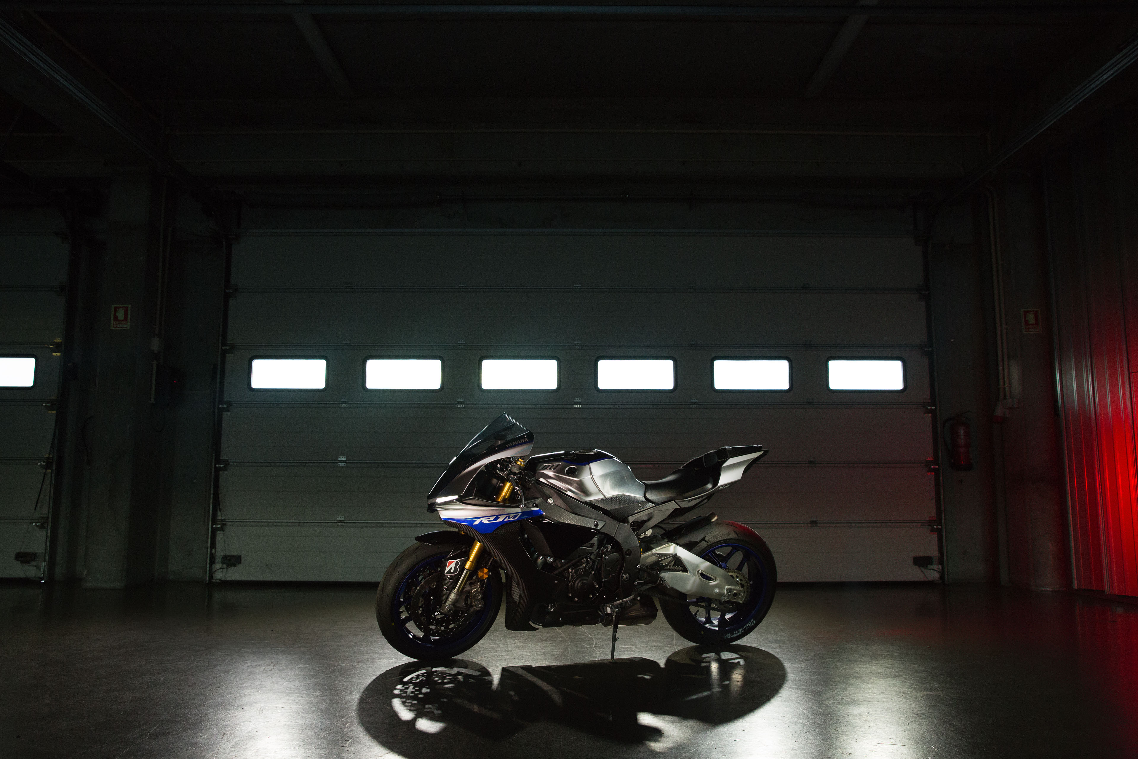 Yamaha R1 Wallpapers