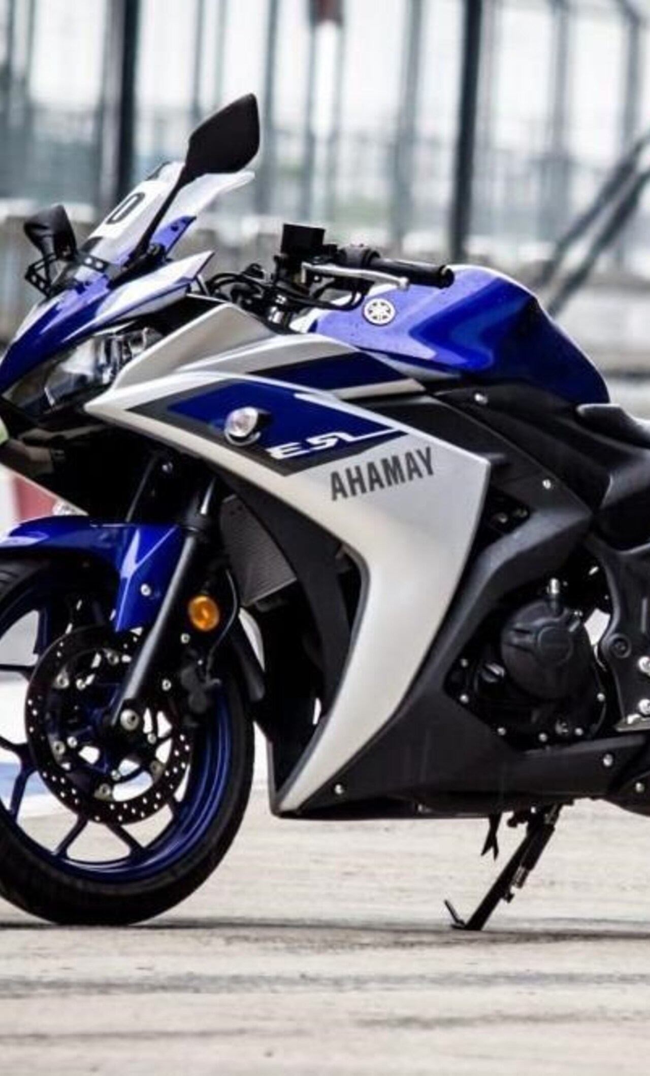 Yamaha R3 Wallpapers