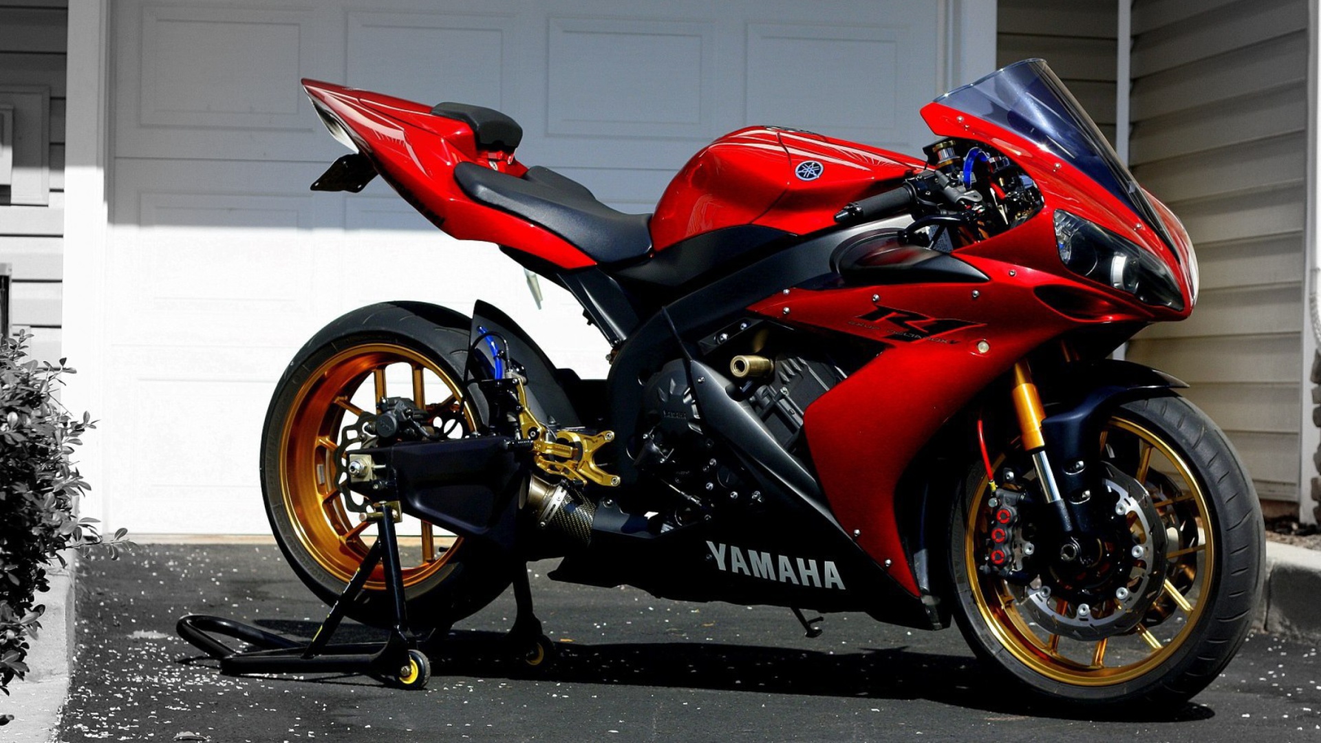 Yamaha Yzf-R1 Wallpapers