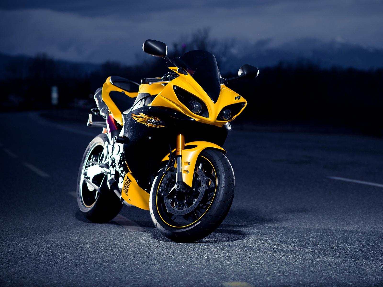 Yamaha Yzf-R1 Wallpapers