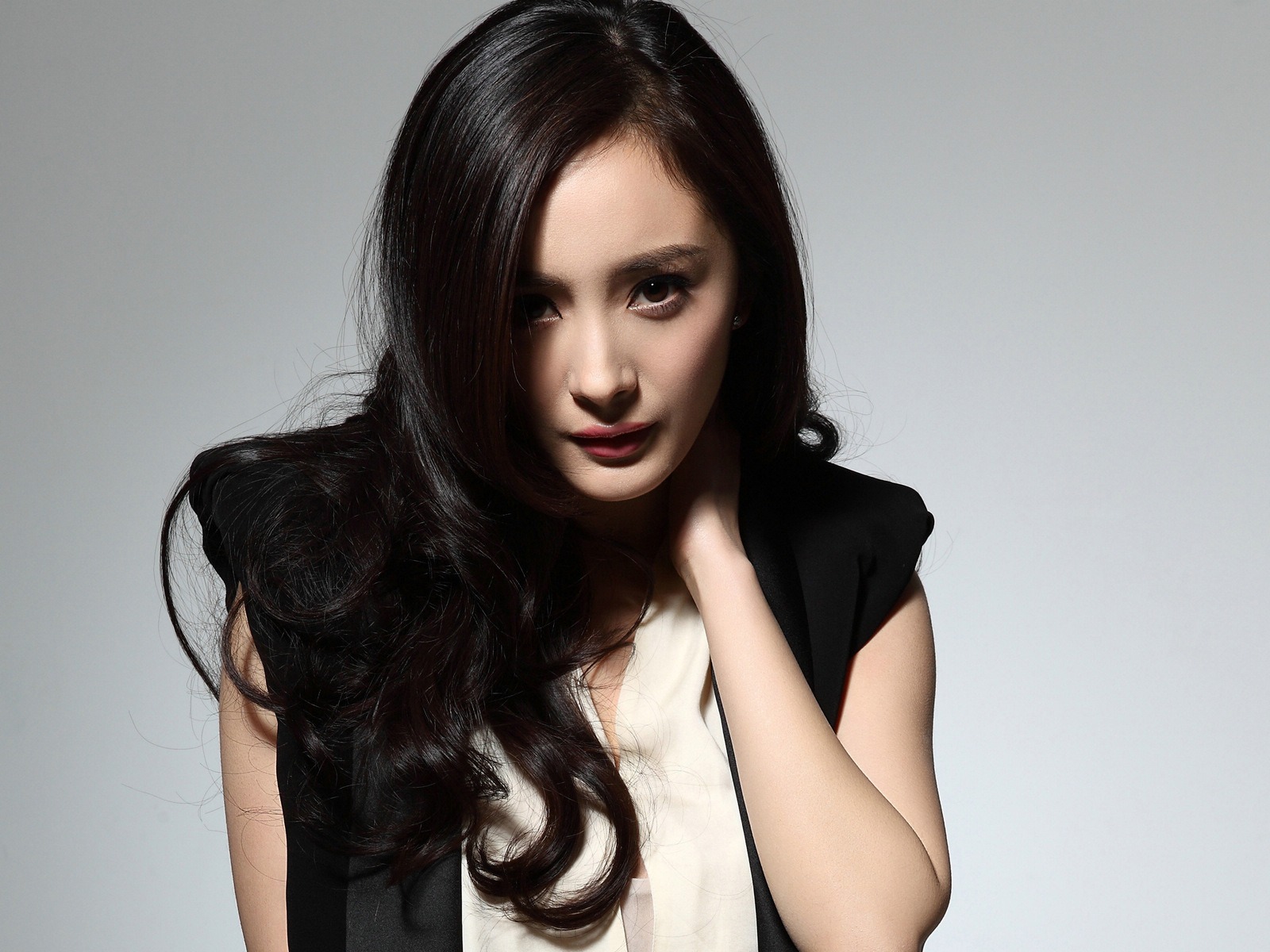 Yang Mi Actress Wallpapers