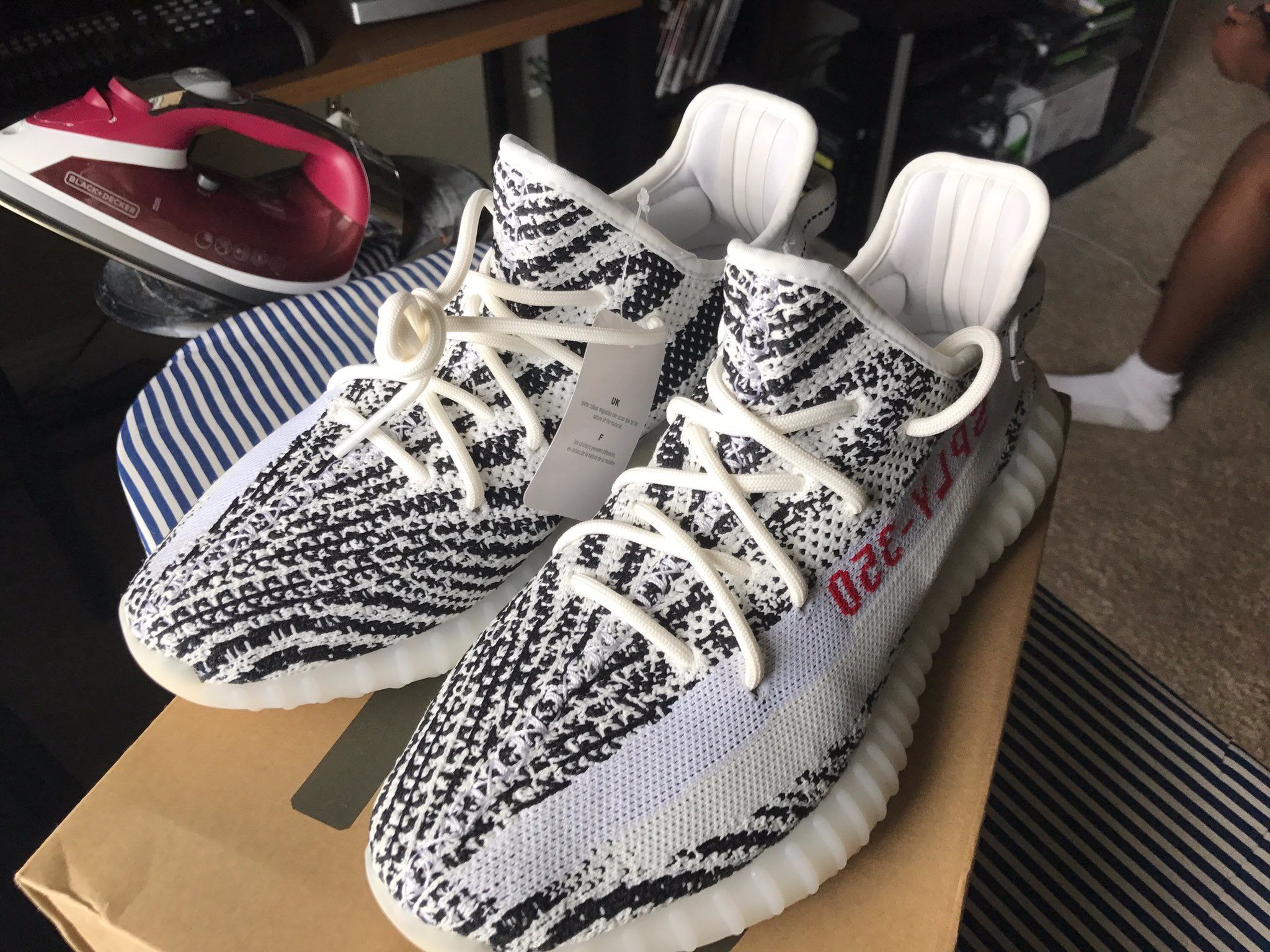 Yeezy 350 V2 Zebra Wallpapers