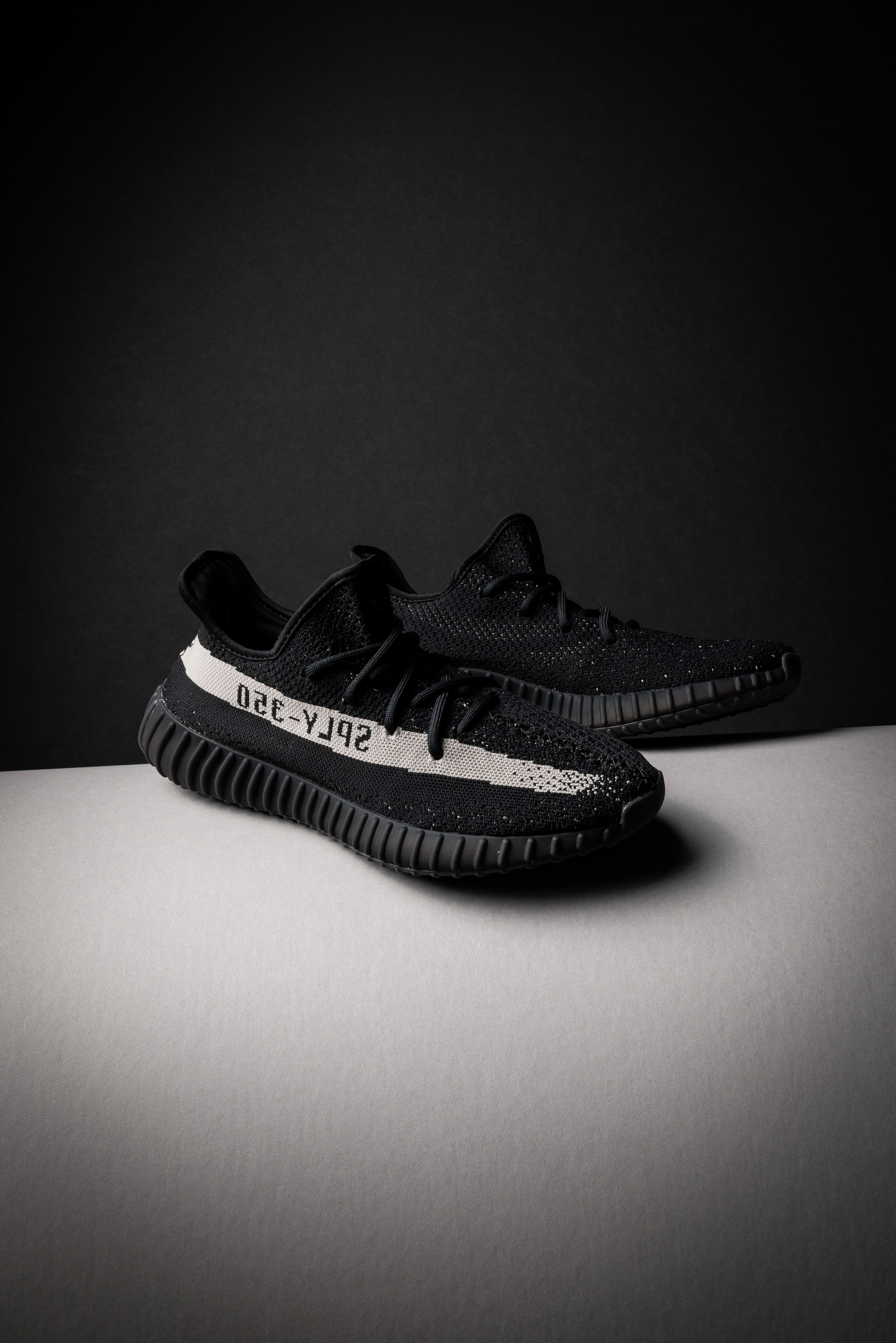 Yeezy V2 Oreo Wallpapers