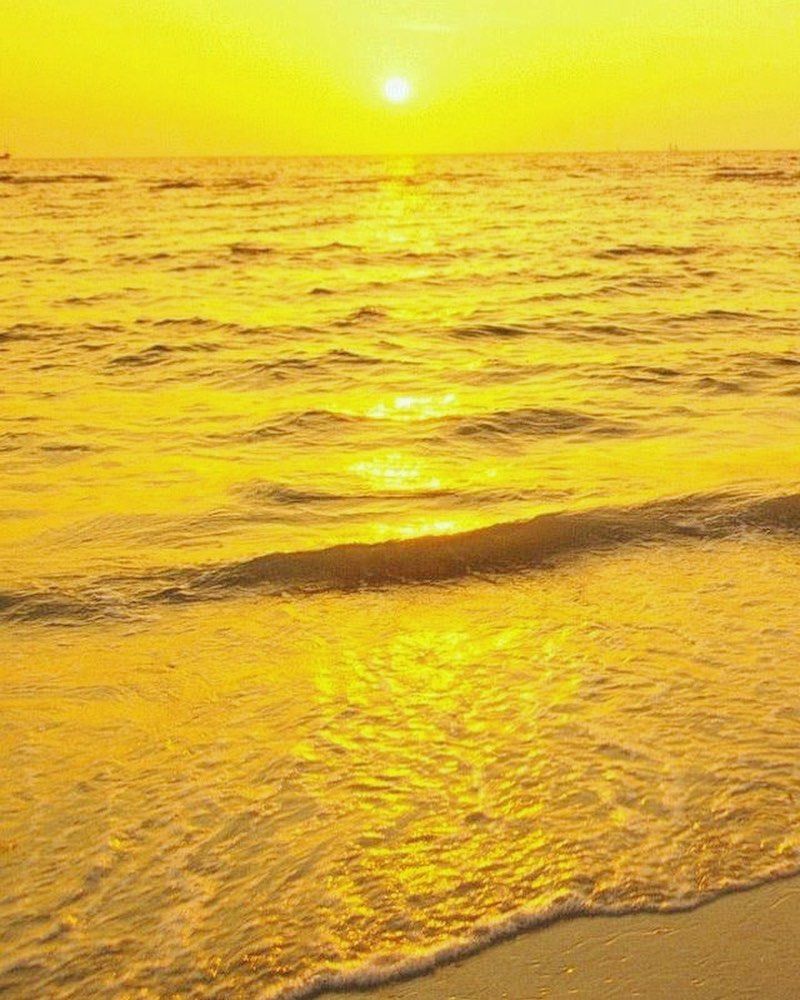 Yellow Aesthetic Sunset Wallpapers