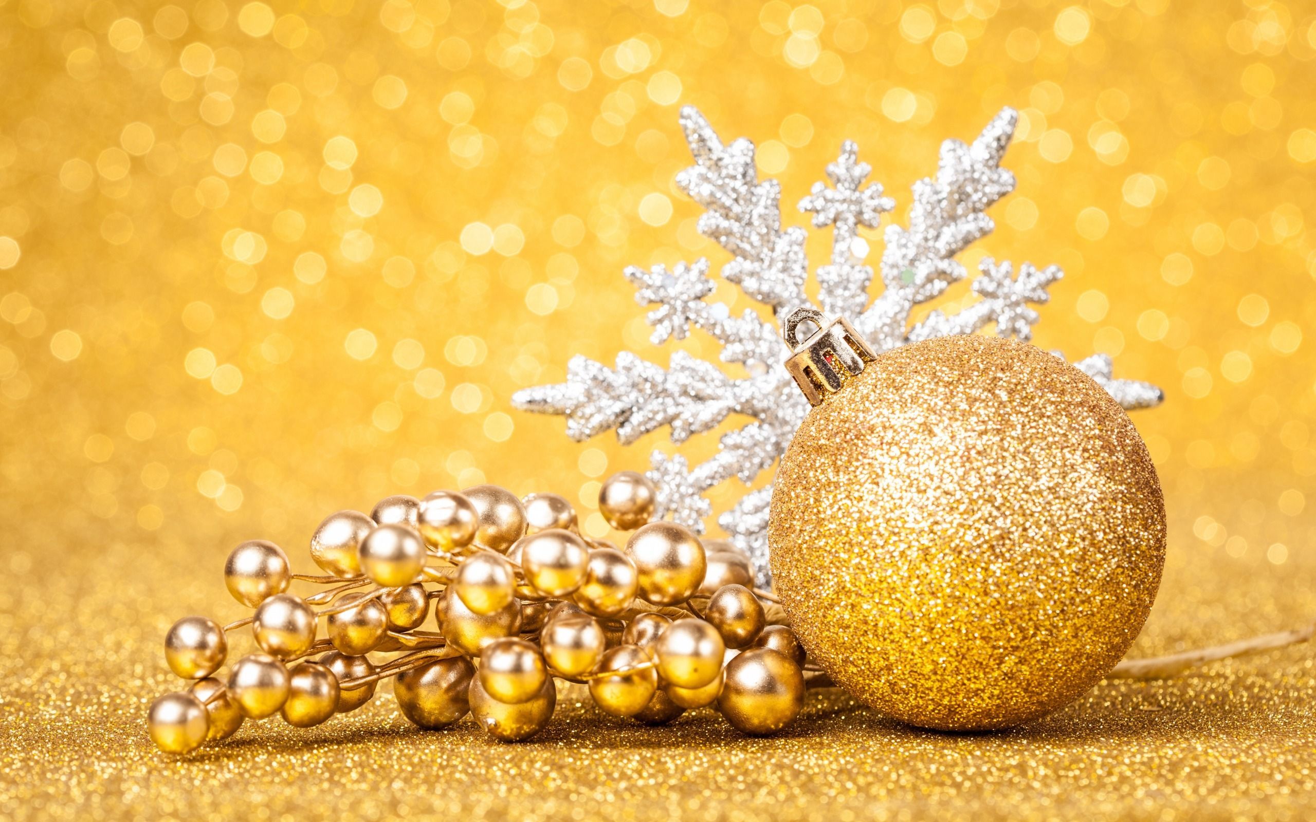 Yellow Christmas Wallpapers