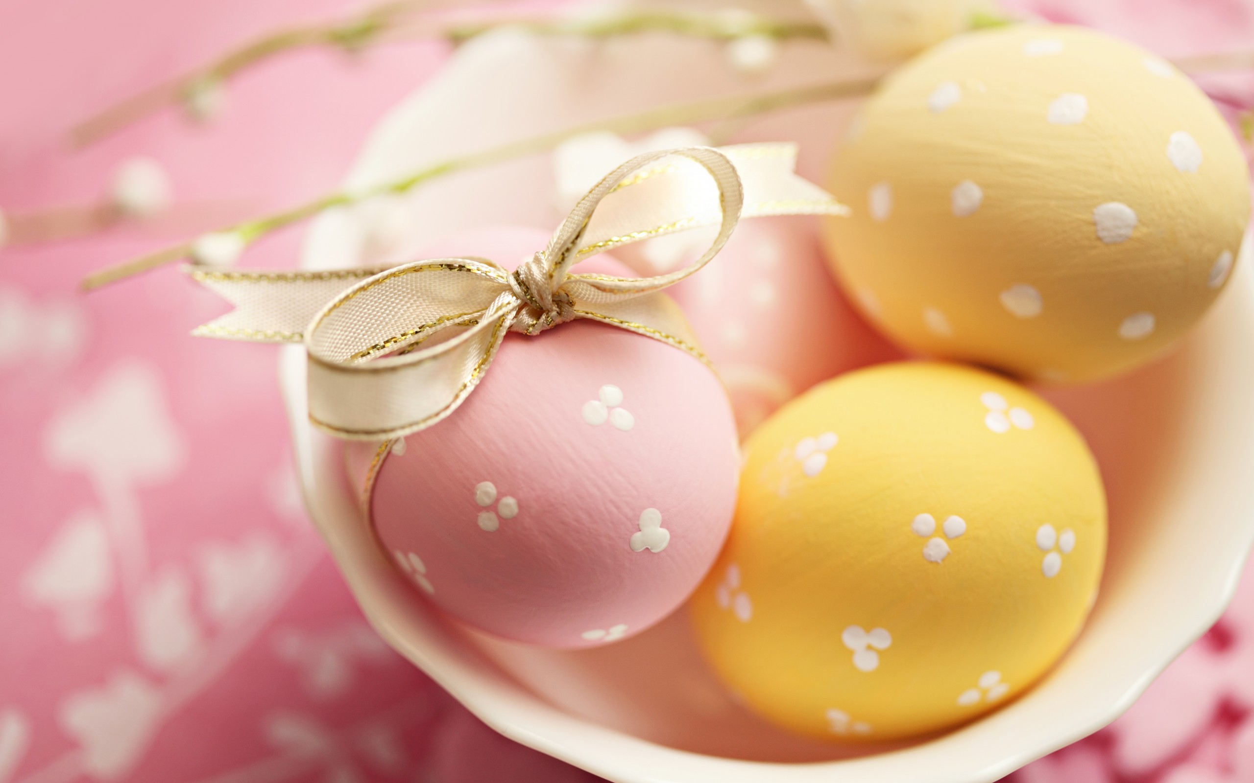 Yellow Egg Wallpapers