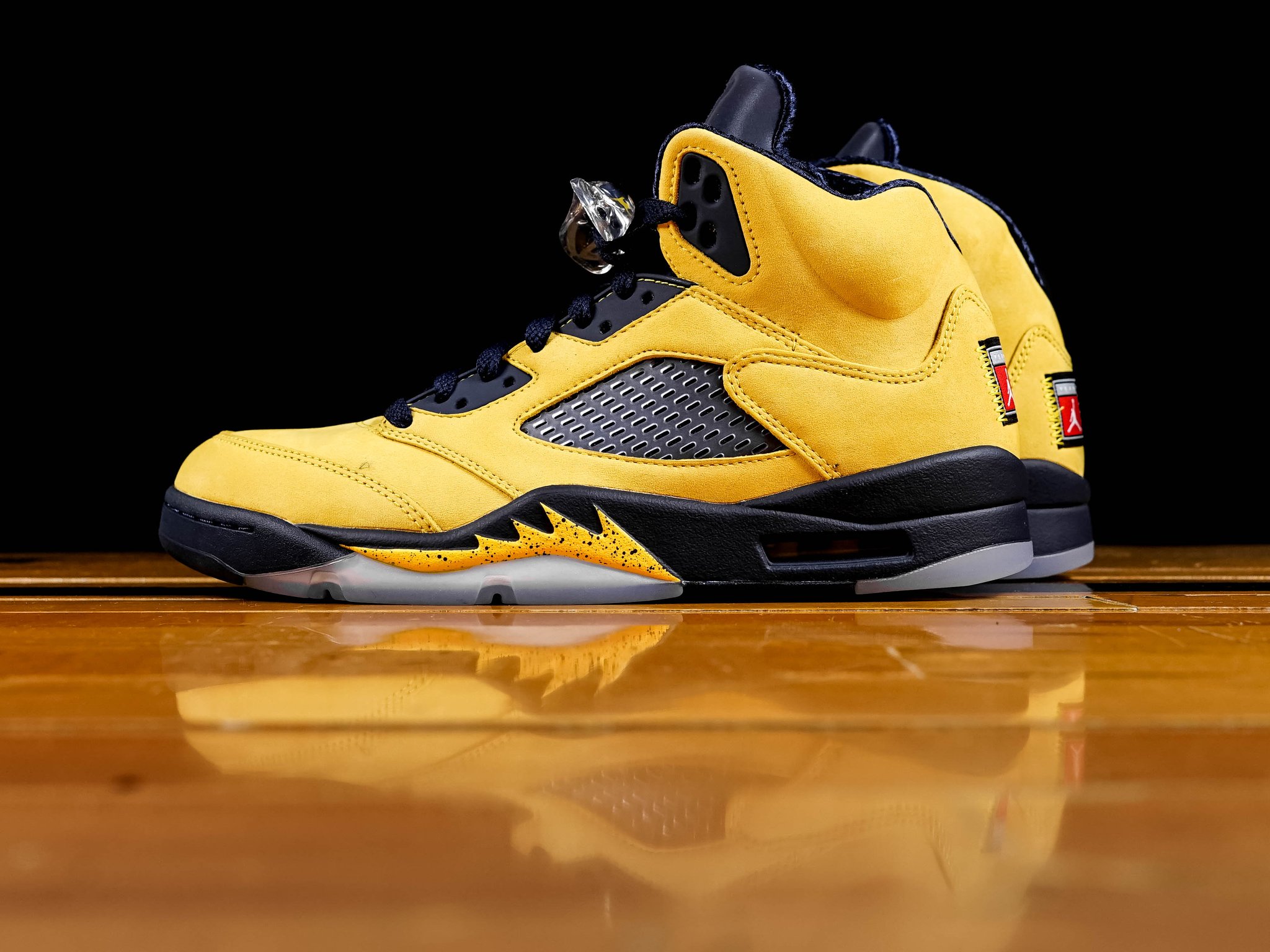 Yellow Jordan 1 Wallpapers