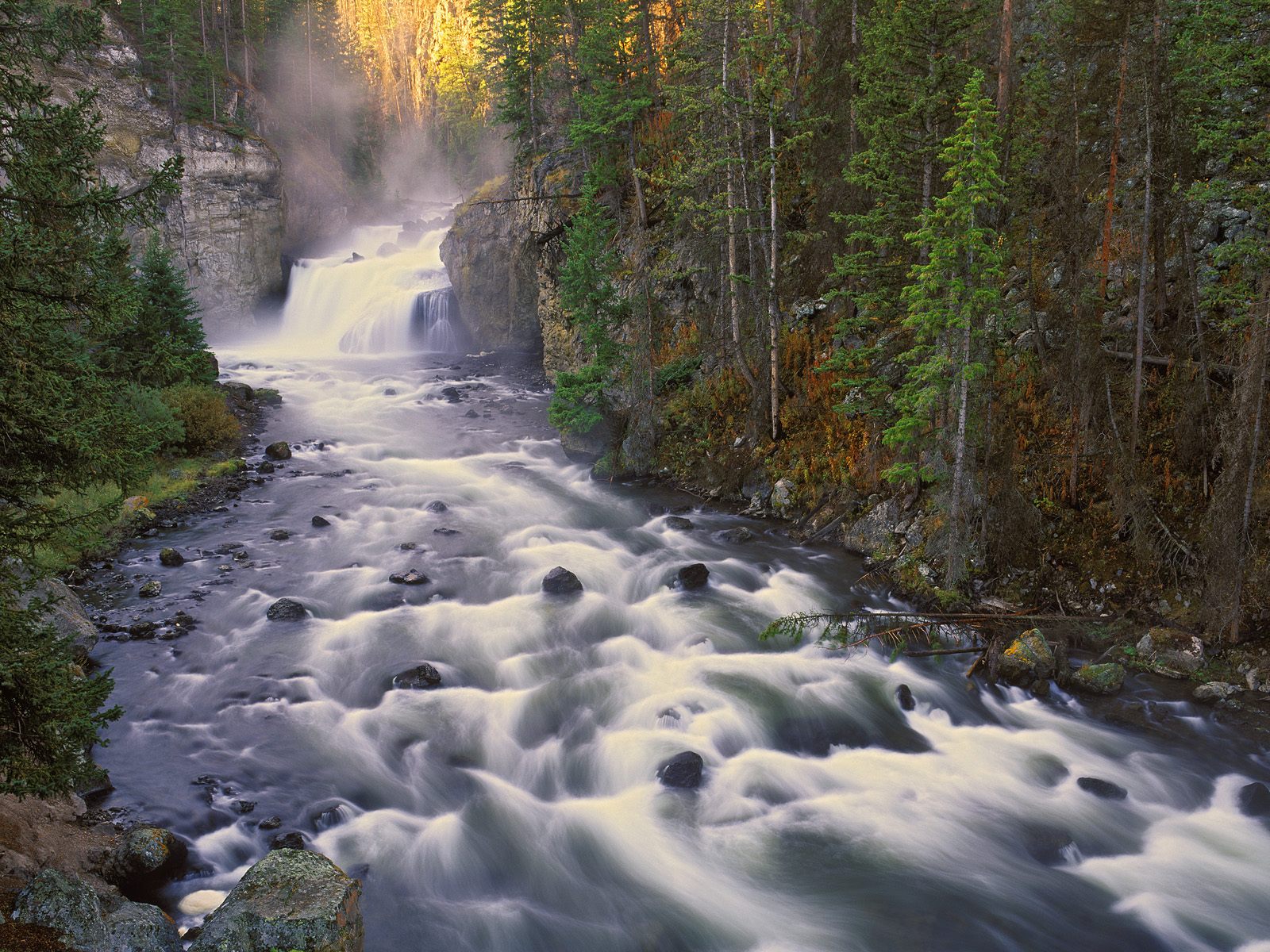 Yellowstone Falls Wallpapers