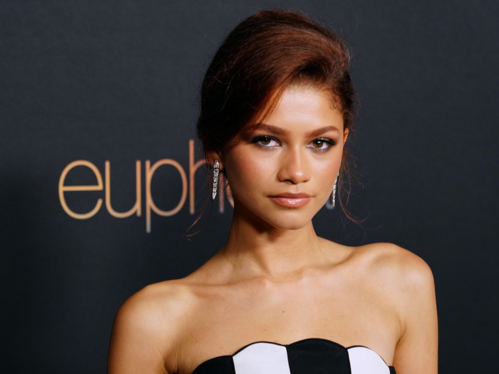 Zendaya Emmy Portrait Wallpapers