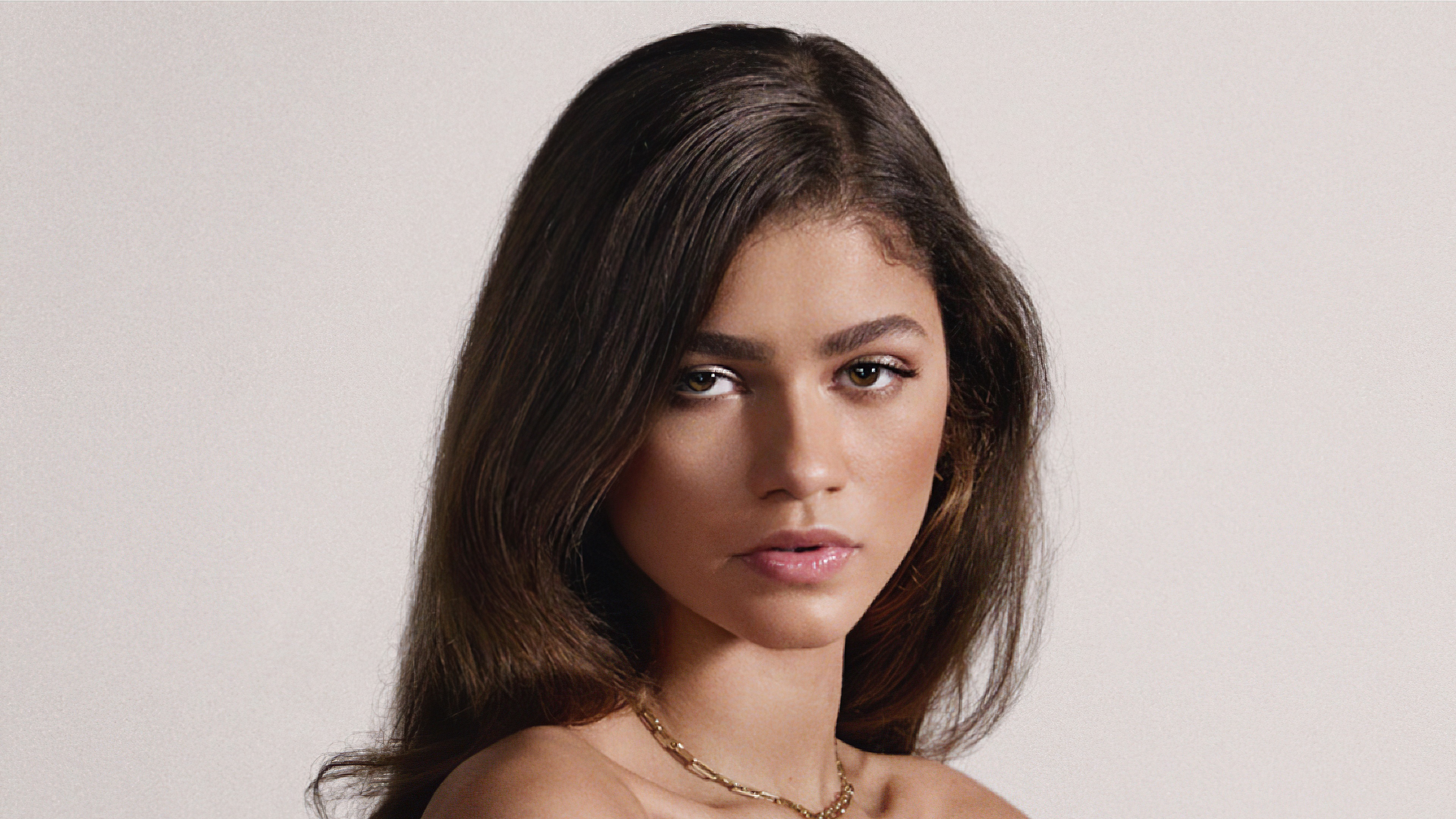 Zendaya Portrait 2021 Wallpapers