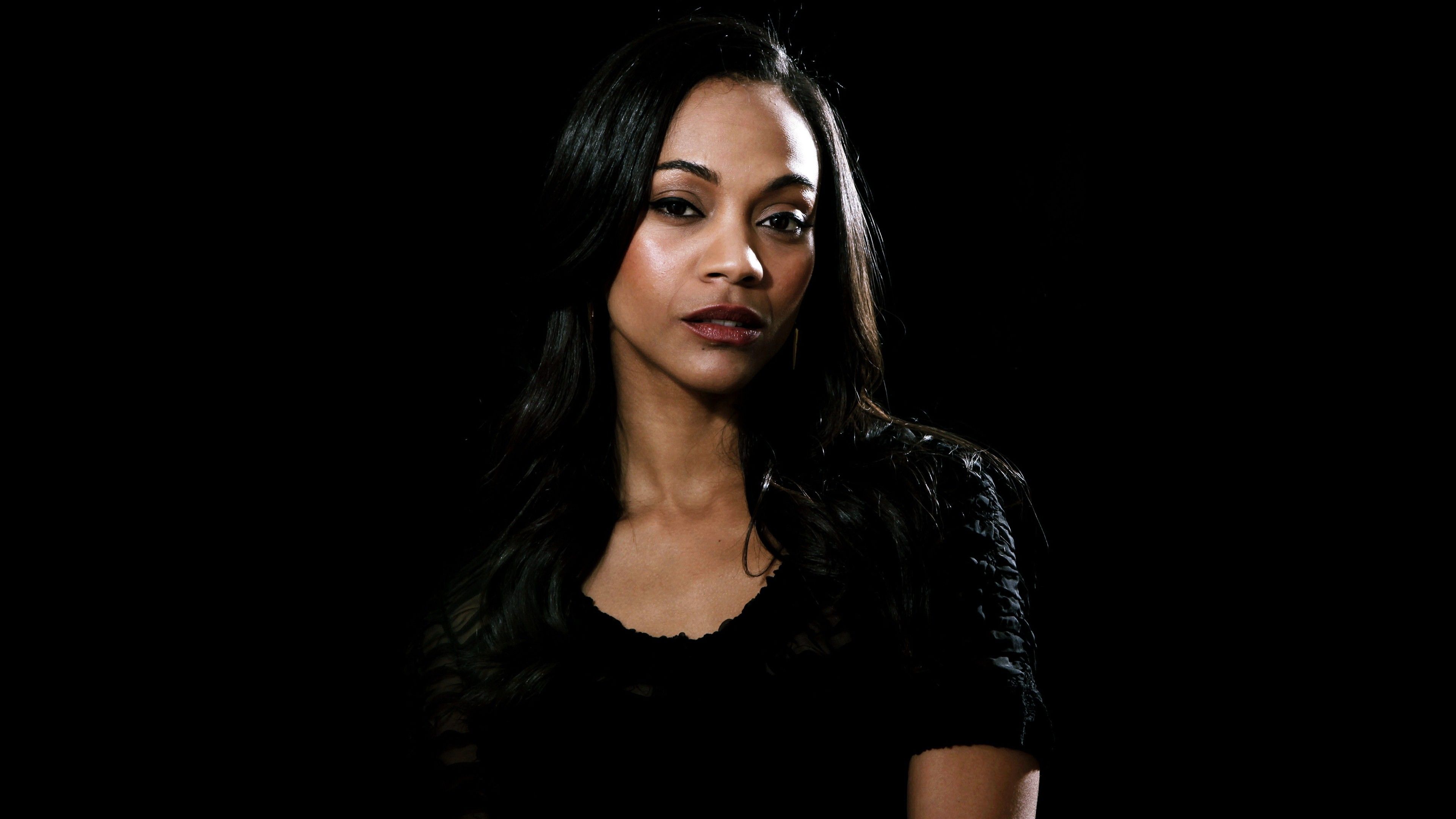 Zoe Saldana Movie Actress Wallpapers