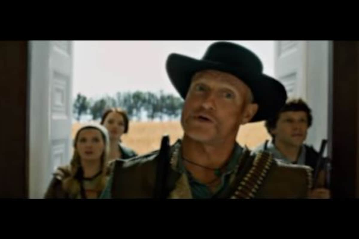 Zombieland 2 Woody Harrelson And Rosario Dawson Wallpapers